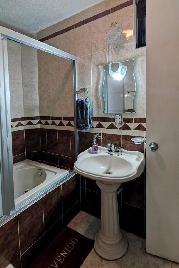 Hotel Boutique Charlotte Arandas Buitenkant foto