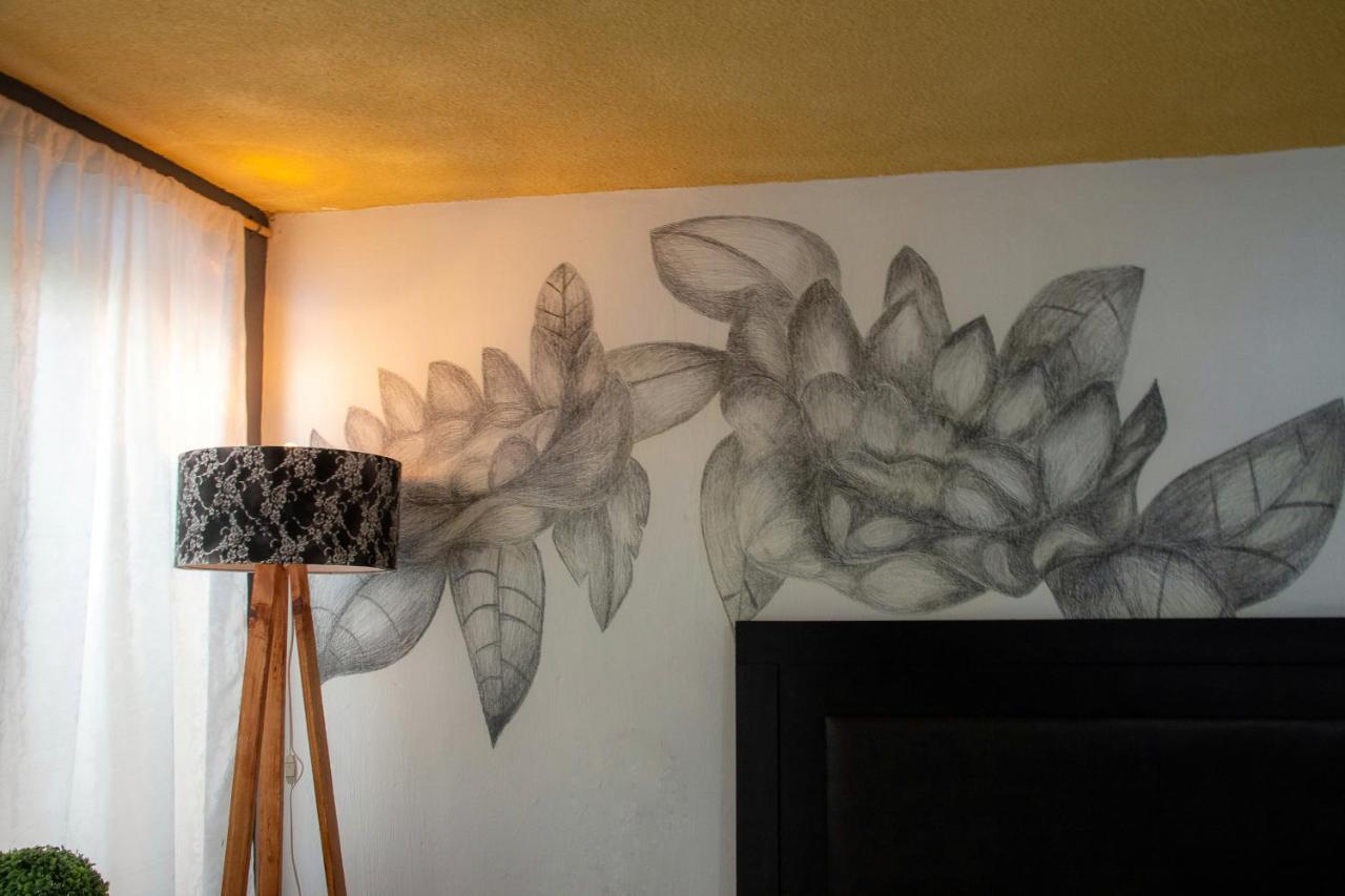 Hotel Boutique Charlotte Arandas Buitenkant foto