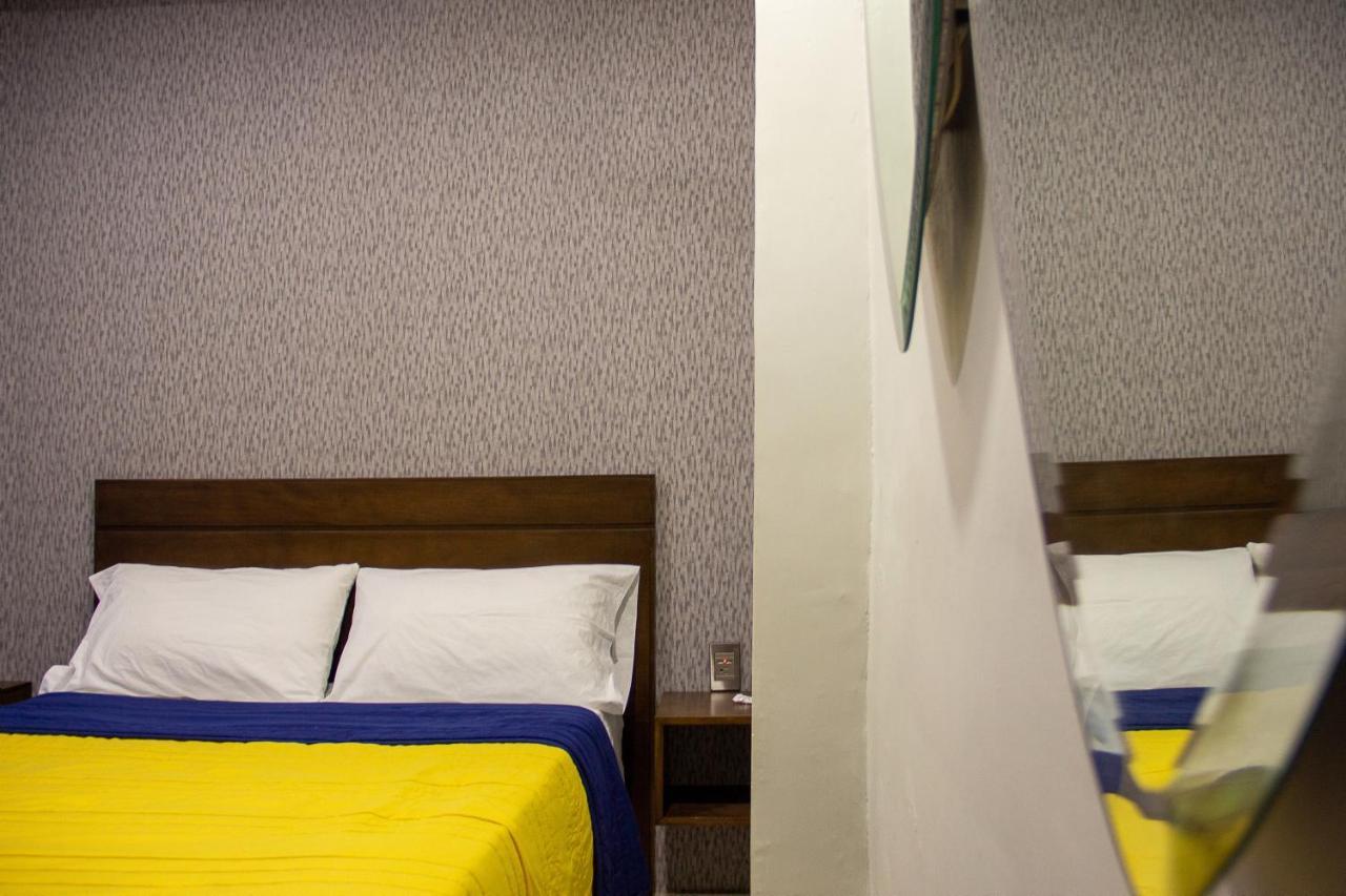 Hotel Boutique Charlotte Arandas Buitenkant foto